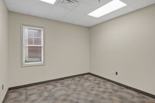 Cross Park Center: 9123 - 9131 Cross Park Drive, Knoxville, TN 37923